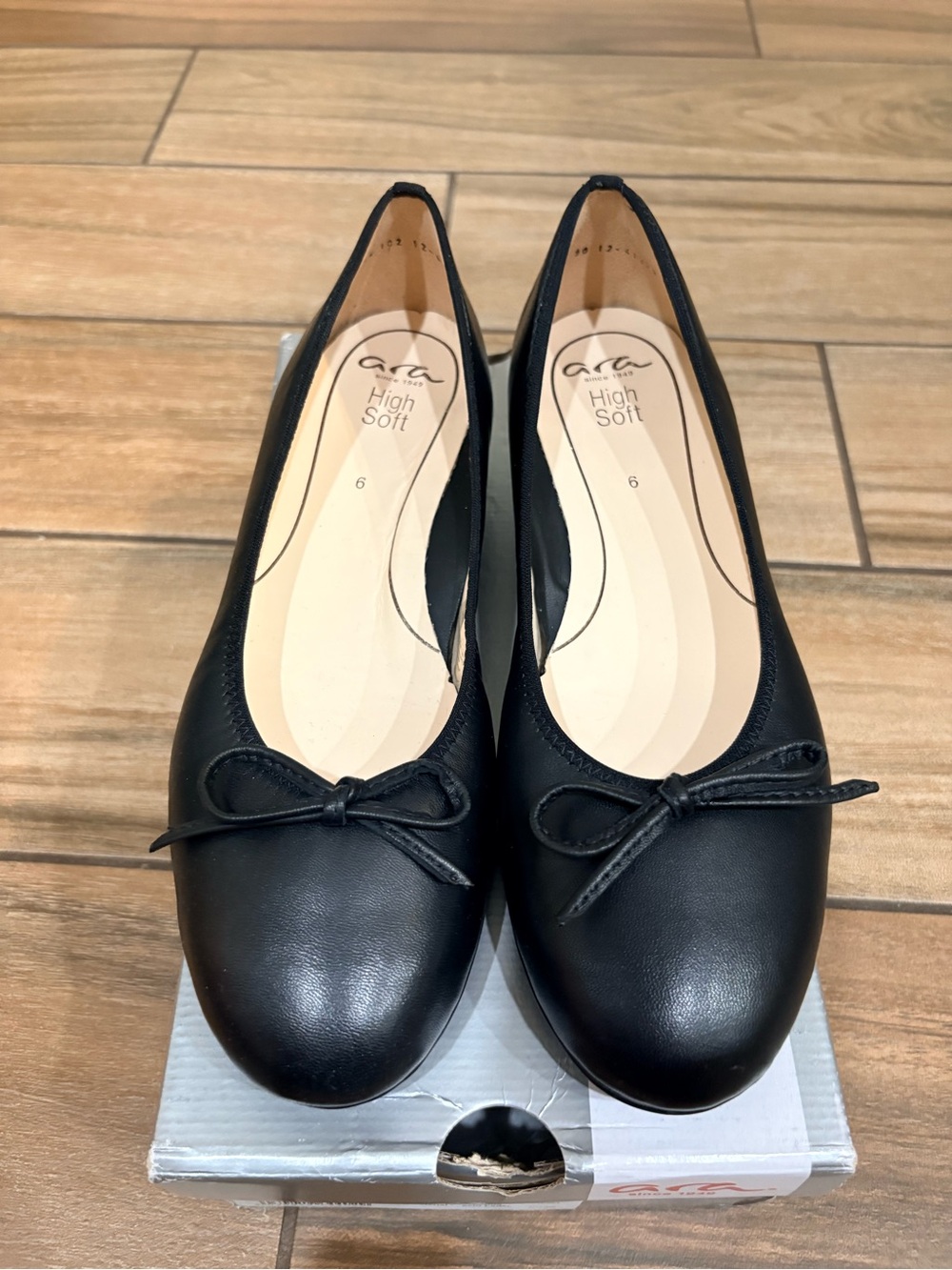 Ara High-Soft Black Leather Ballet Flats size 8.5